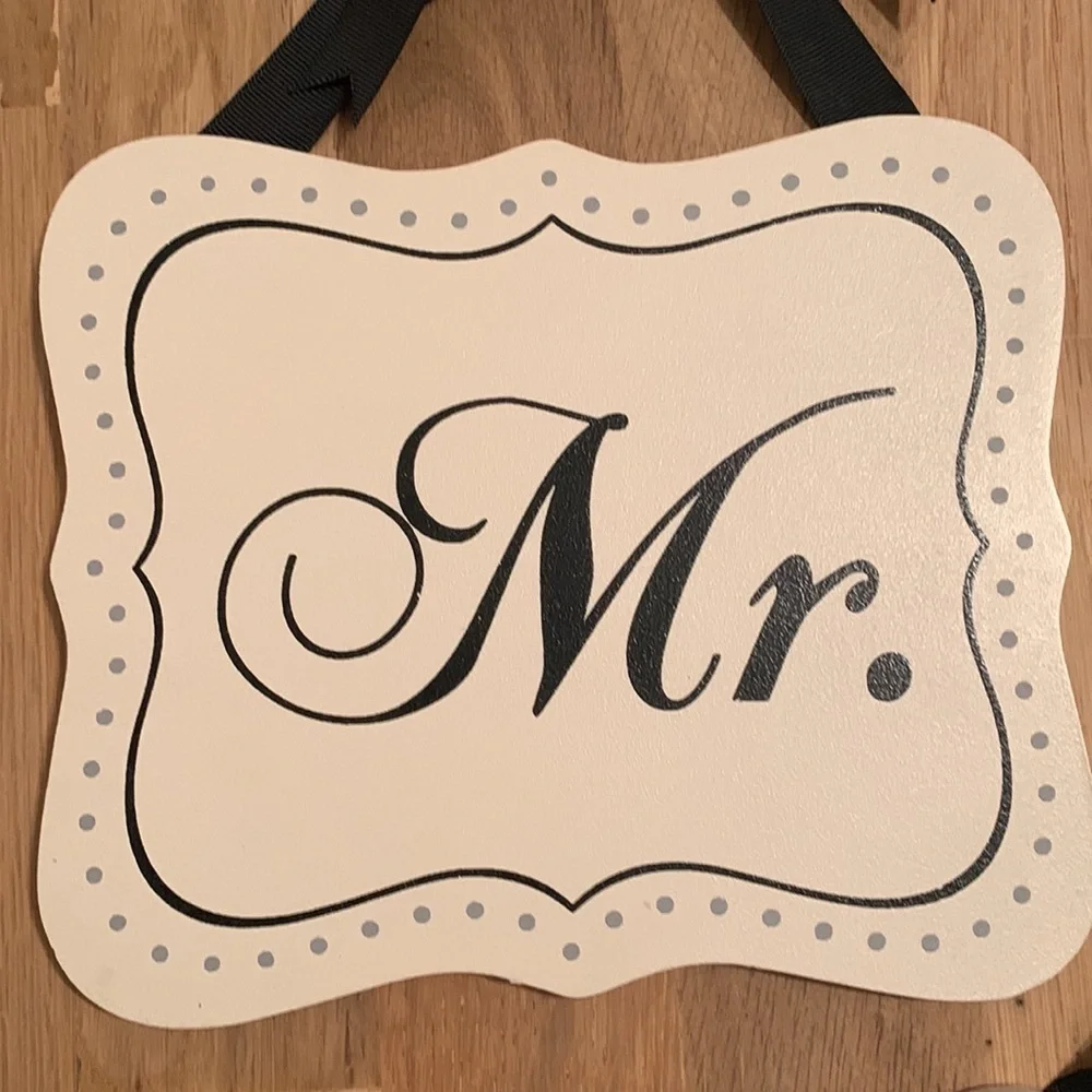 𝅺mr. & Mrs. Wooden Signs